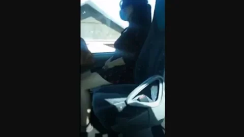 Günün bombası. Şehirlerarası otobüste kürt kızı Selda muavine sakso çekiyor