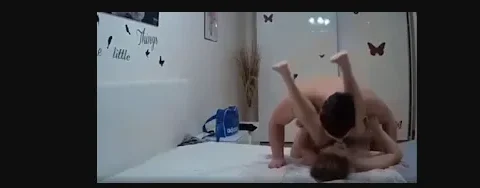 Üniversiteli Manitasını okuldan alıp boş eve götürüp amına vuruyor