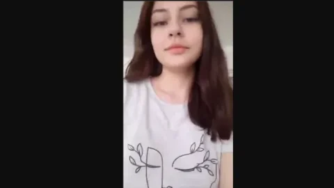 Üniversiteli Genç Önce Soyunuyor Sonra Mastürbasyon Yapıyor